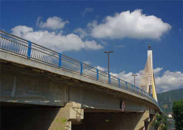 云浮304不锈钢桥梁护栏：安全、耐用与美观的完美结合