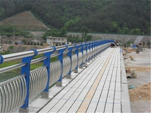 云浮不锈钢桥梁护栏是一种什么材质的护栏